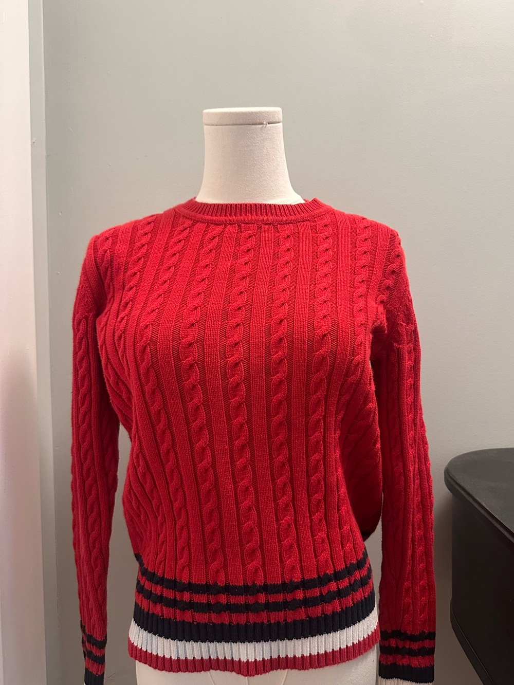 Tommy Hilfiger Red Cable-Knit Crewneck Sweater with Striped Hem